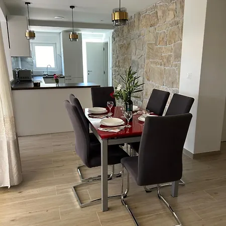 Demi Apartment *